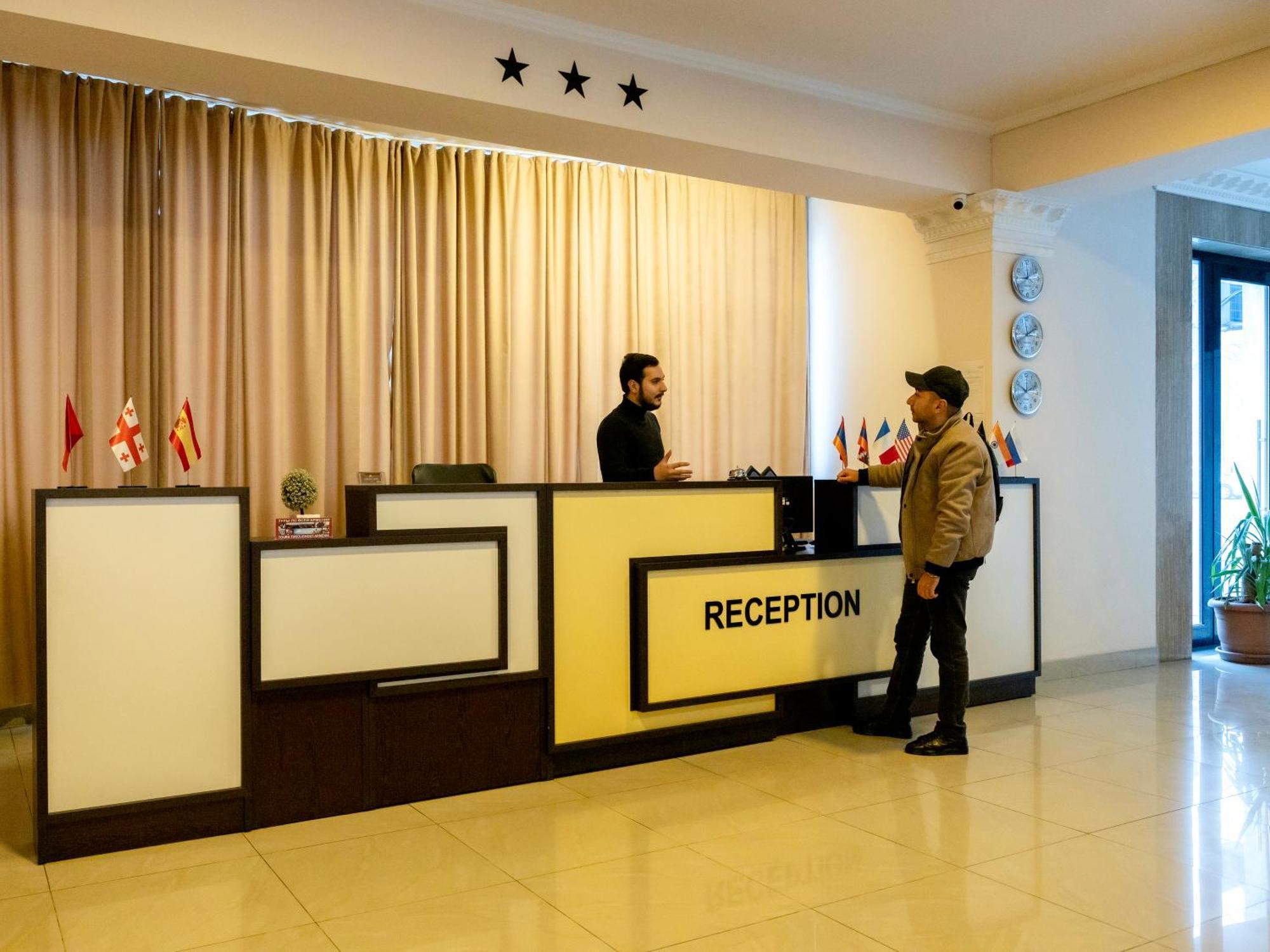 Comfort Hotel Erivan Exterior foto